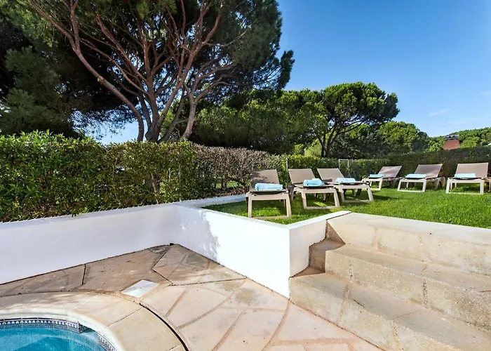Villa Old Village Area And Close To Amenities, Overlooking Golf Course Quarteira
