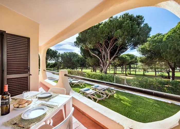 Villa Old Village Area And Close To Amenities, Overlooking Golf Course Quarteira