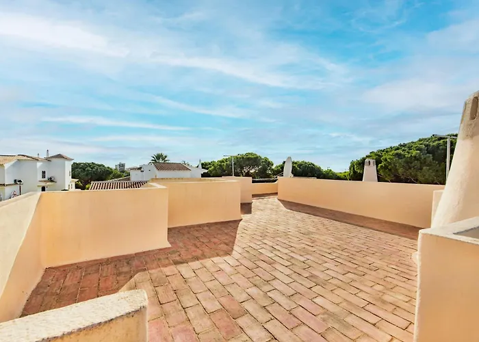 Old Village Area And Close To Amenities, Overlooking Golf Course * Quarteira