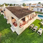 Villa Old Village Area And Close To Amenities, Overlooking Golf Course Quarteira
