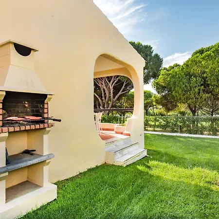 Old Village Area And Close To Amenities, Overlooking Golf Course Willa Quarteira