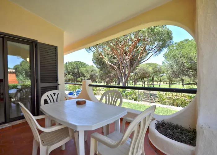 Old Village Area And Close To Amenities, Overlooking Golf Course فيلة كوارتيرا